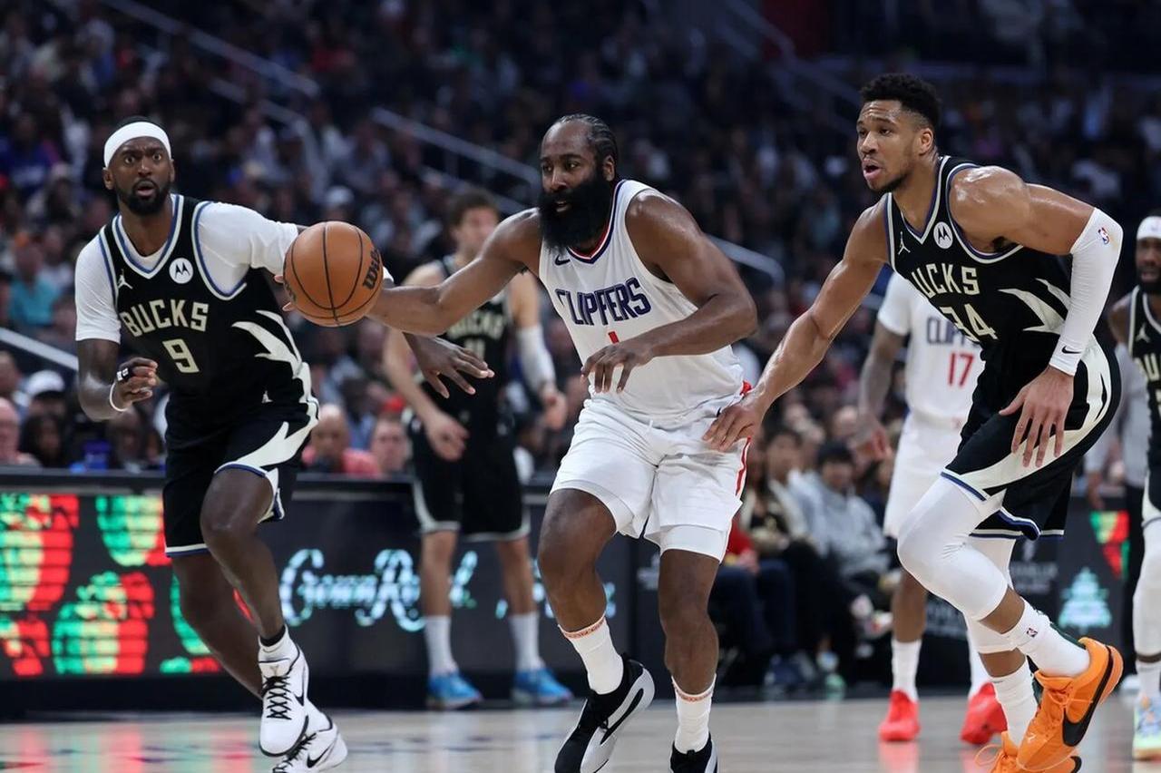 雄鹿核心球员伤退，球队未来走势成疑，特别电影.